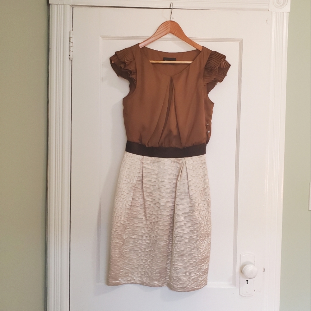Max and Cleo sz 2 cream and gold cocktail dress